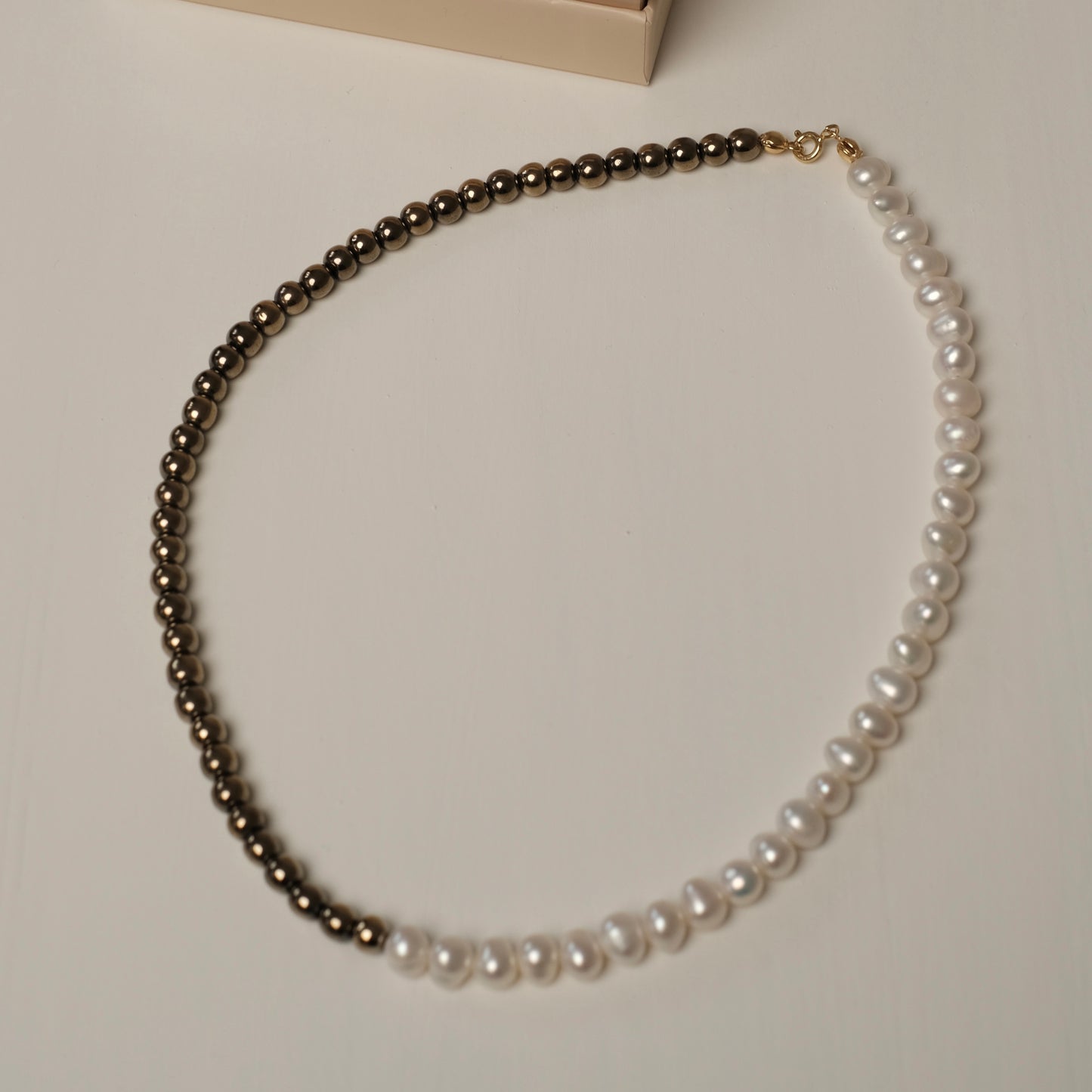 Natural pearl and hematite necklace 7