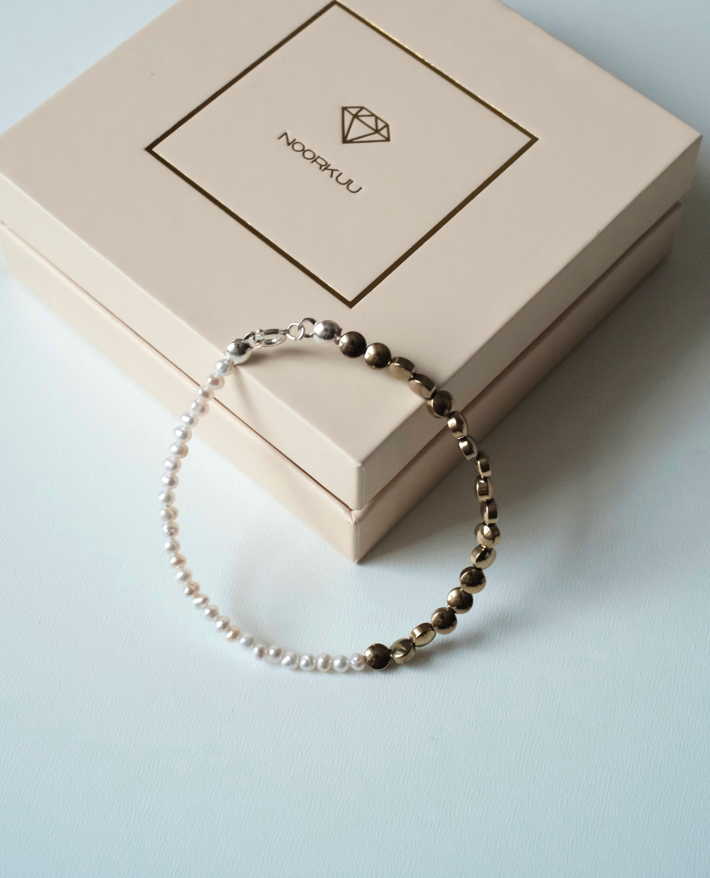 Hematite and pearl bracelet "Tiny"