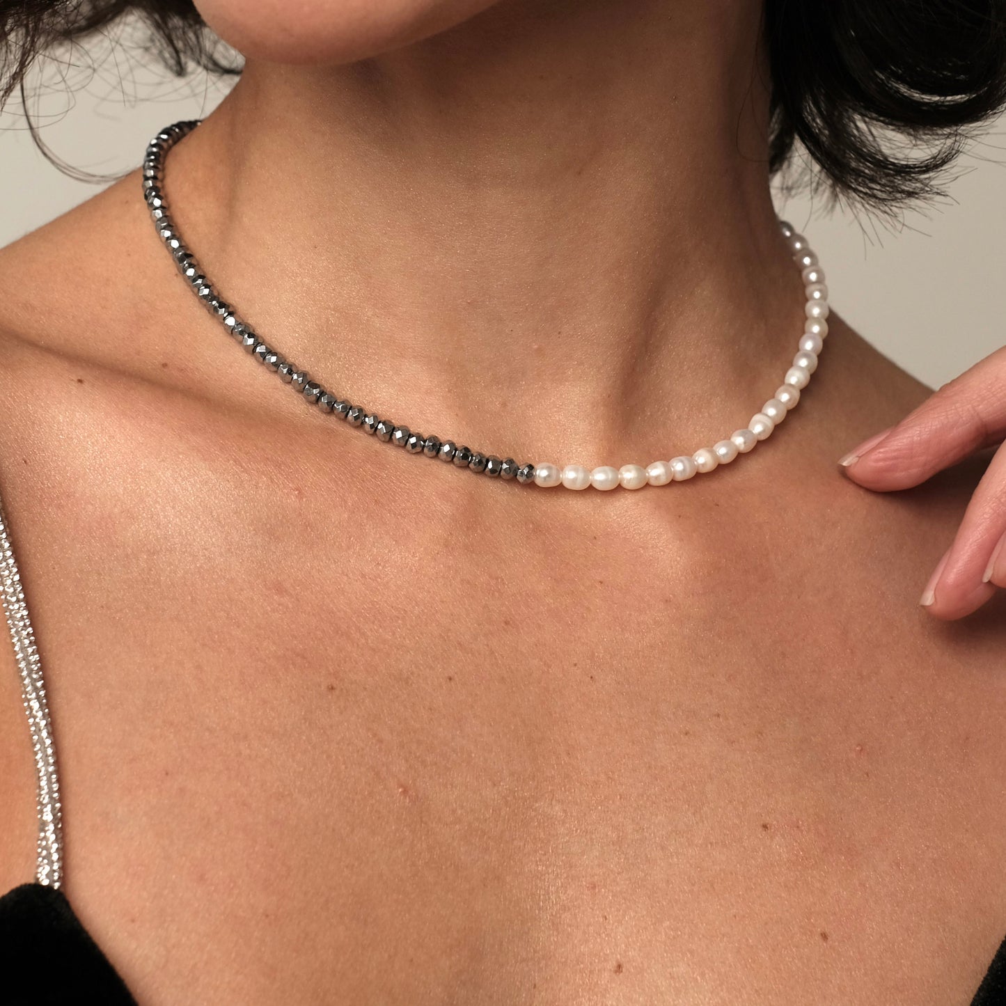 Natural pearl and hematite necklace 2