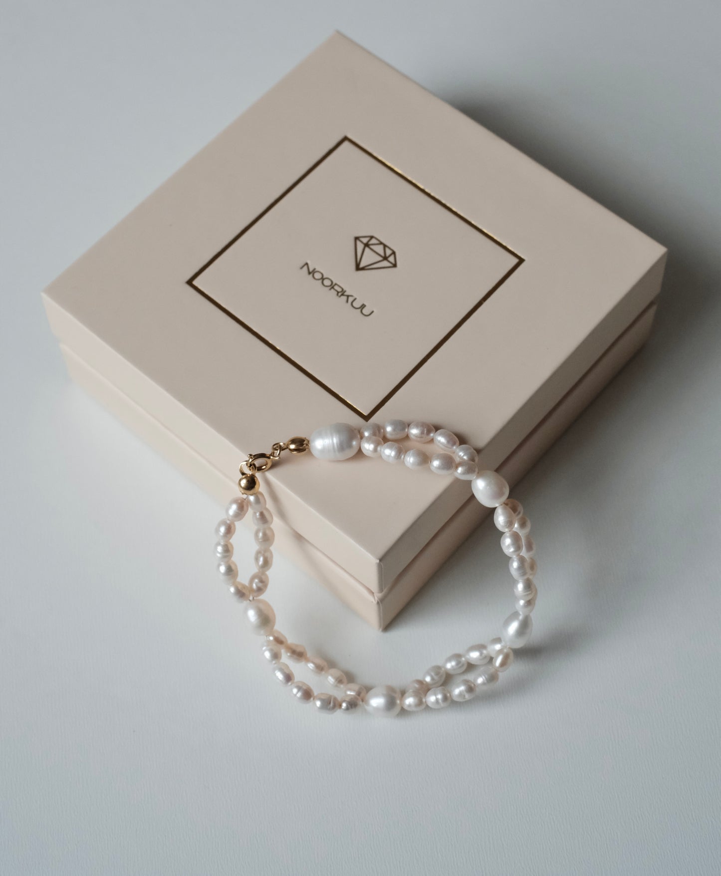 Natural pearl bracelet "Bow"