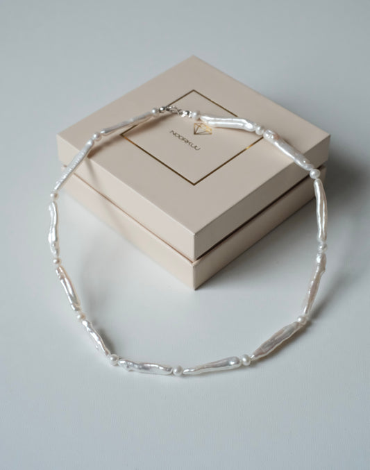 Natūralių perlų vėrinys  "Longy"