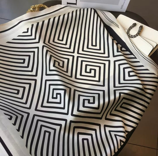 100% zīda šalle "Classic labyrinth"