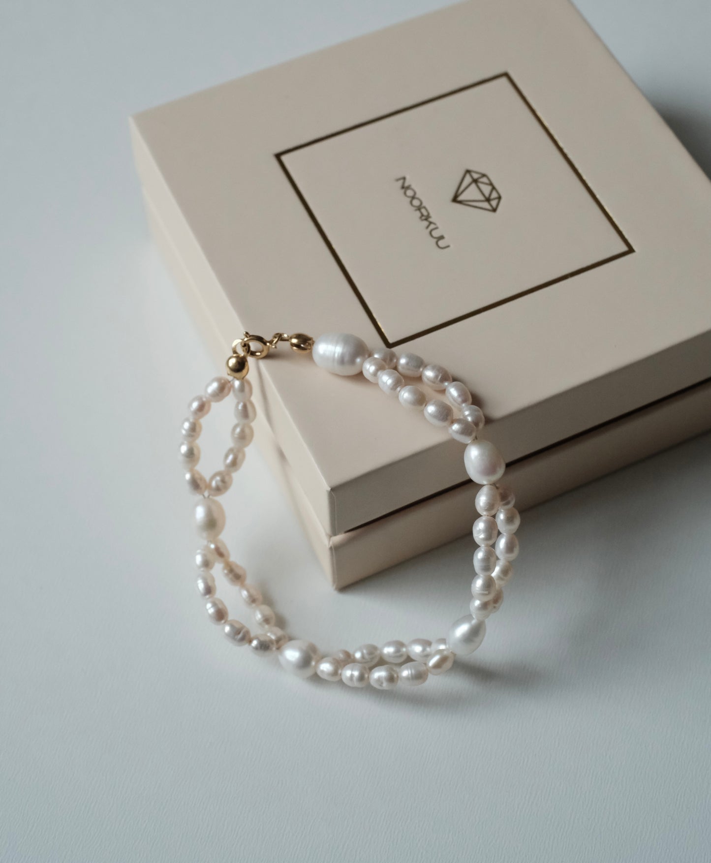 Natural pearl bracelet "Bow"