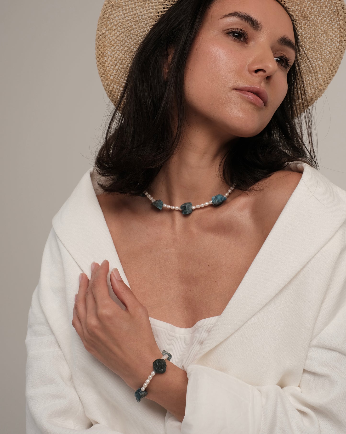 Natural pearl and apatite necklace "Roy"