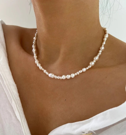 Irregular pearl necklace "Lorett"