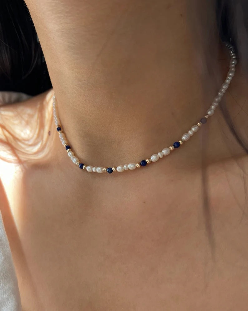 Natural lapis lazuli and pearl necklace "Eriin"