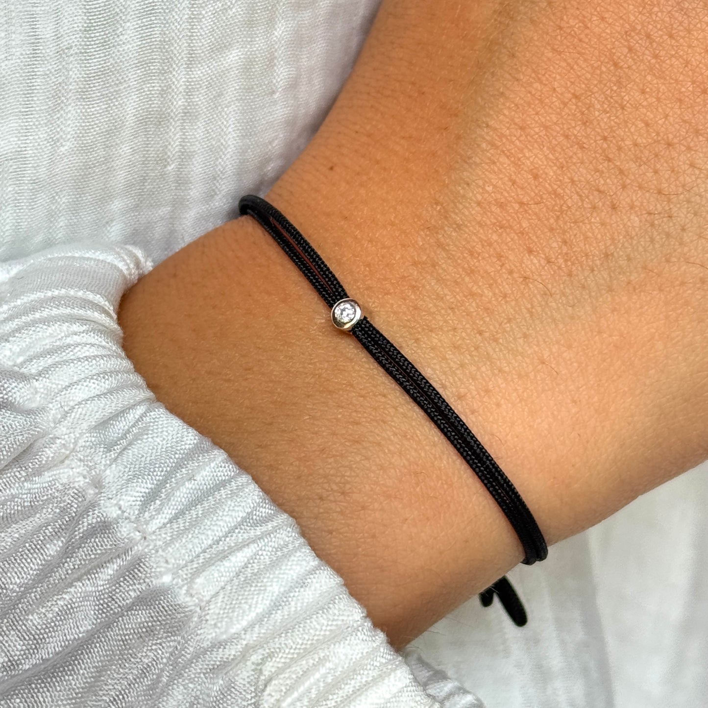 String bracelet with 0.03ct diamond - Black/gold