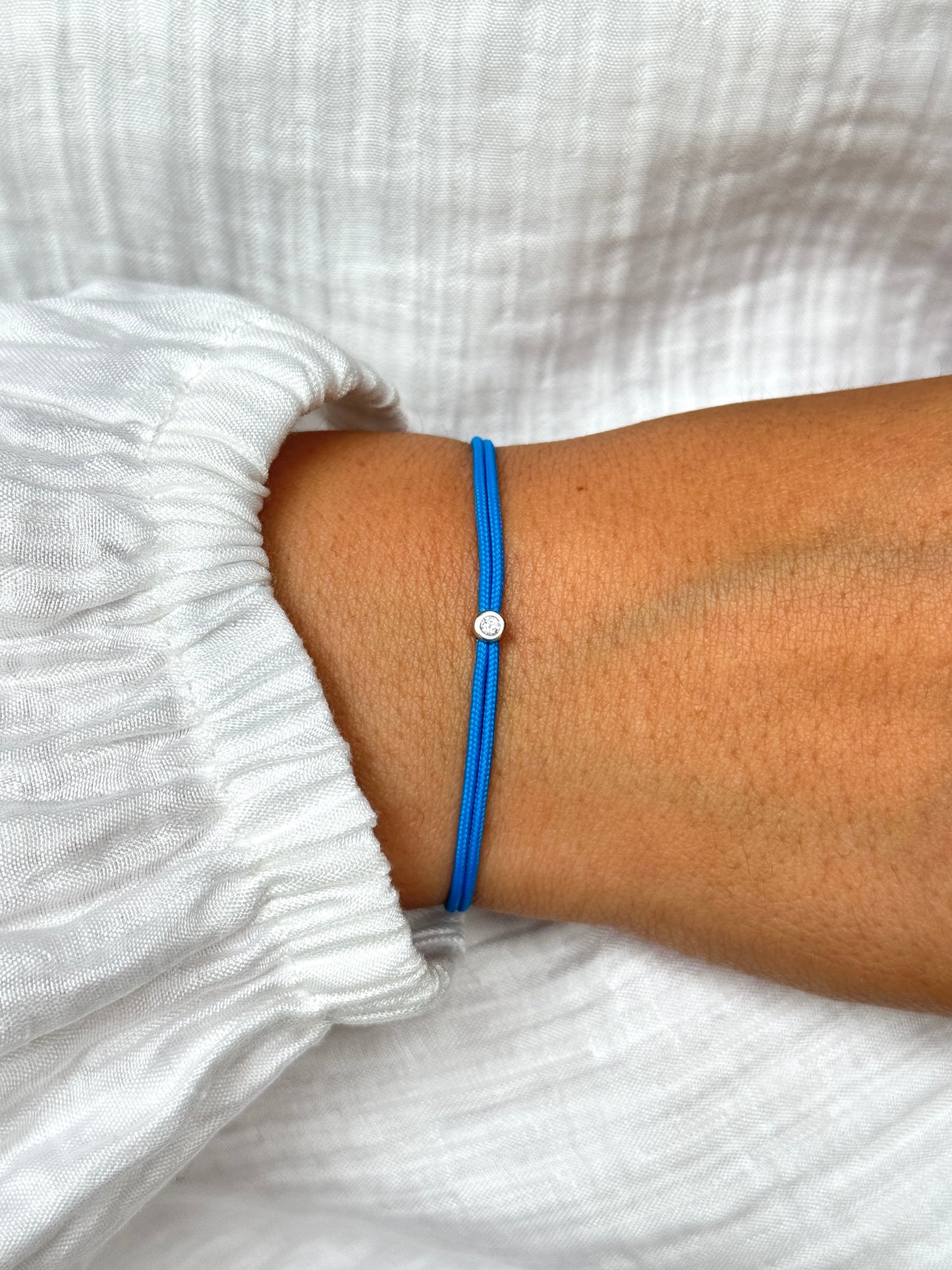 String bracelet with 0.03ct diamond - Blue/gold