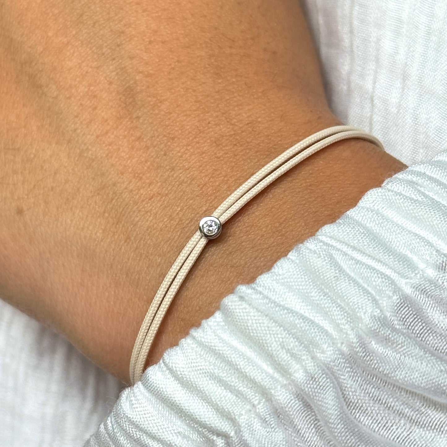 String bracelet with 0.03ct diamond - Ivory/silver
