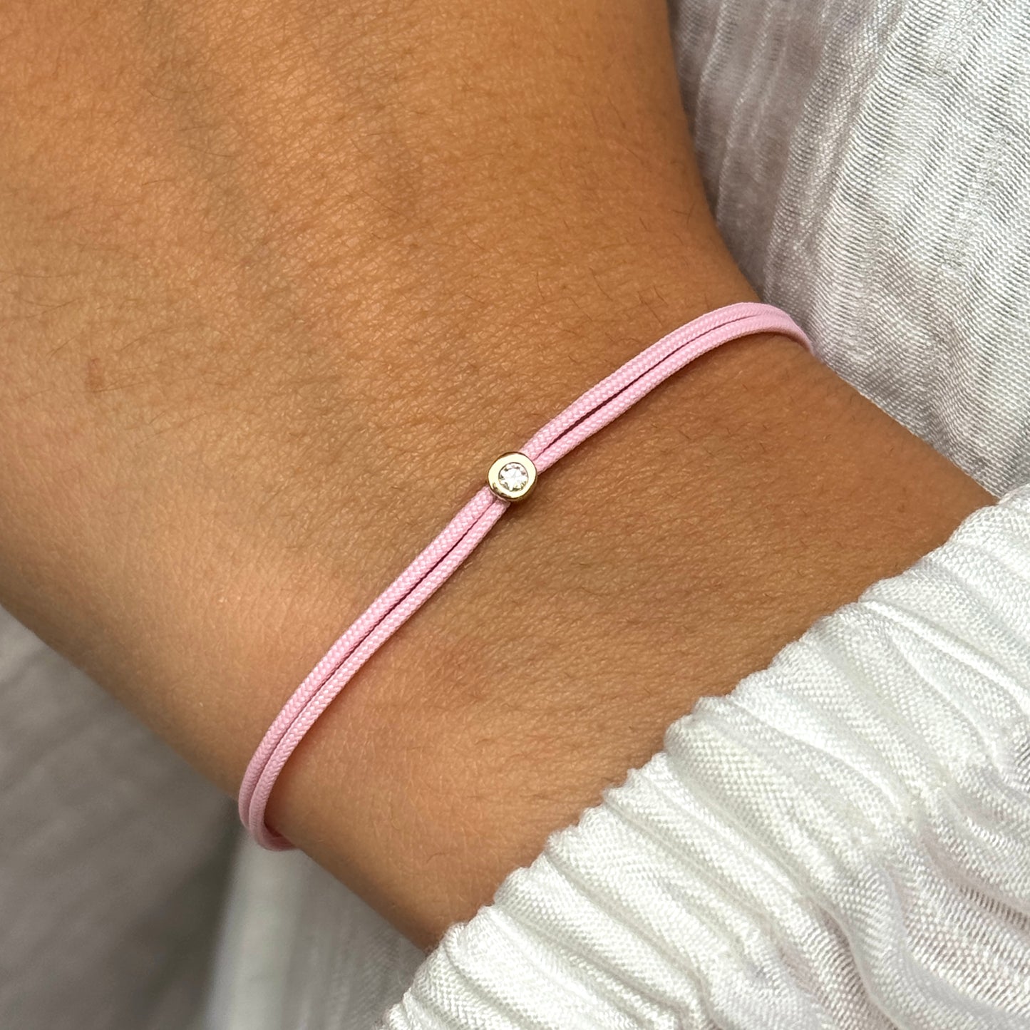 String bracelet with 0.03ct diamond - Rosa/gold