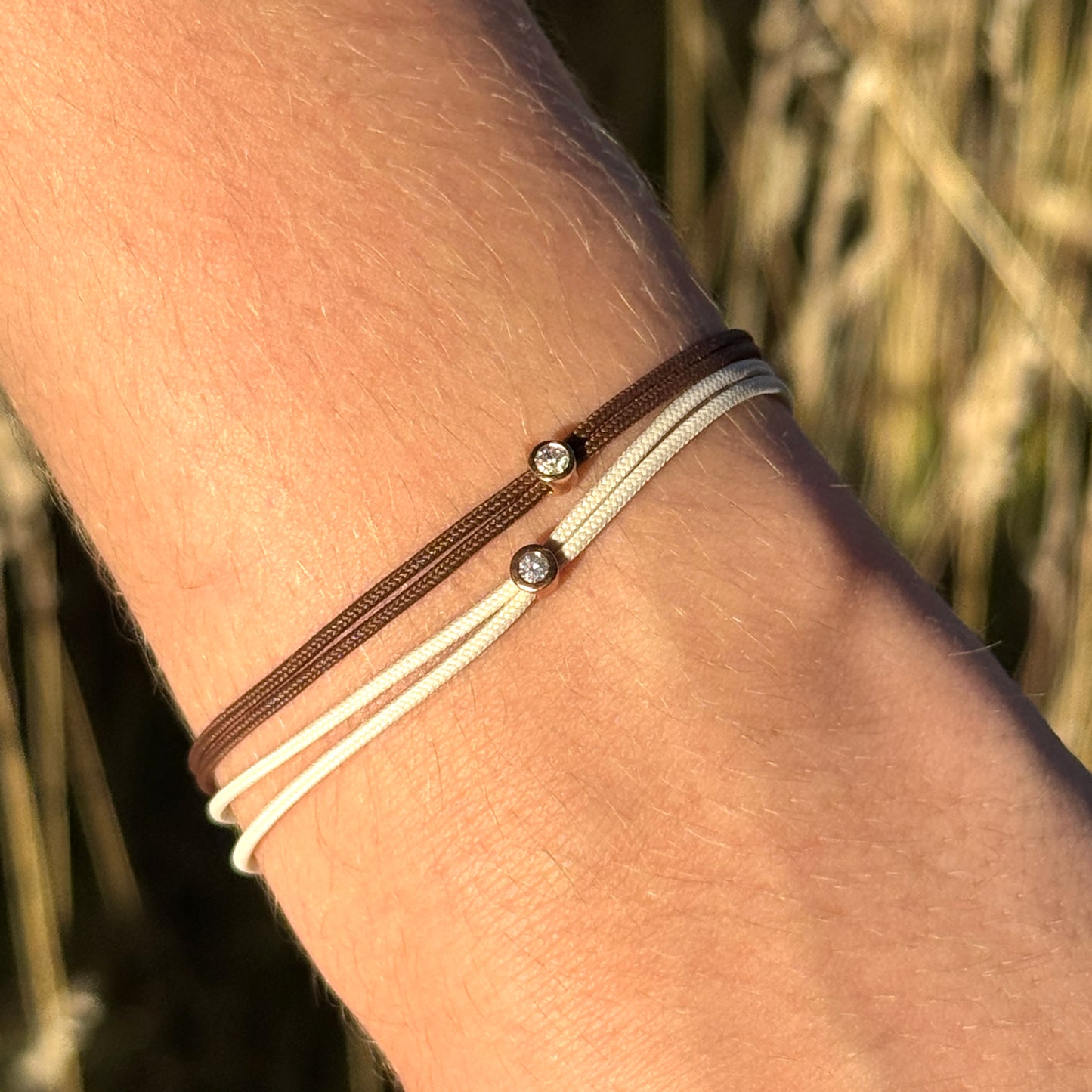 String bracelet with 0.03ct diamond - Ivory/gold