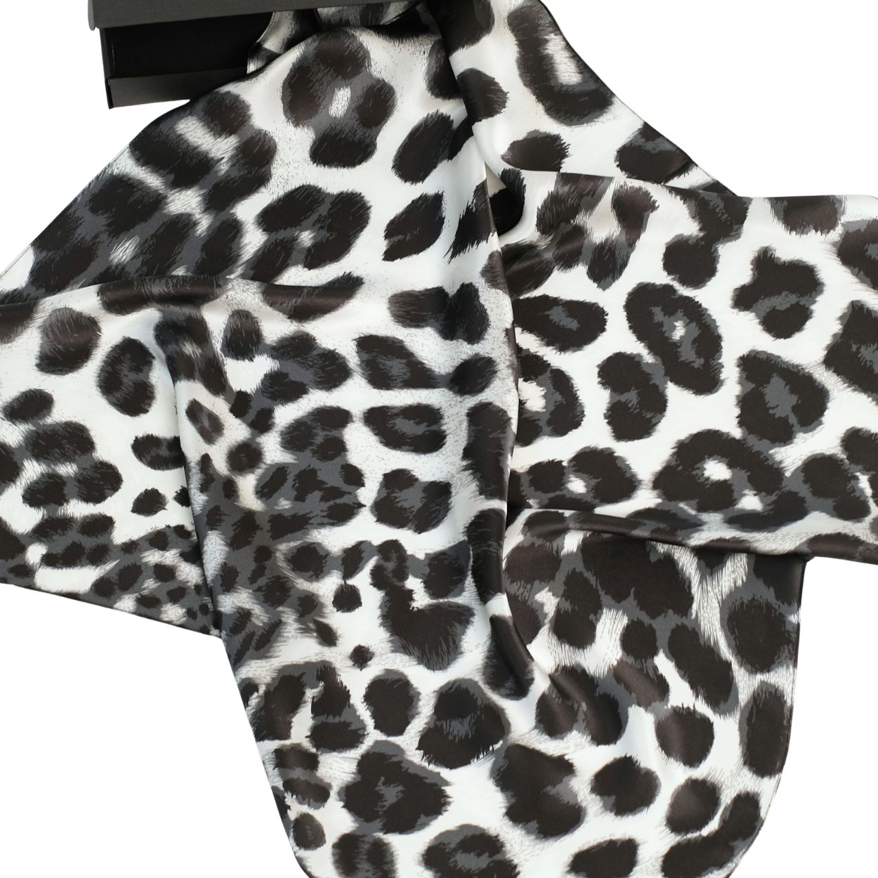100% silk scarf "Leopard"