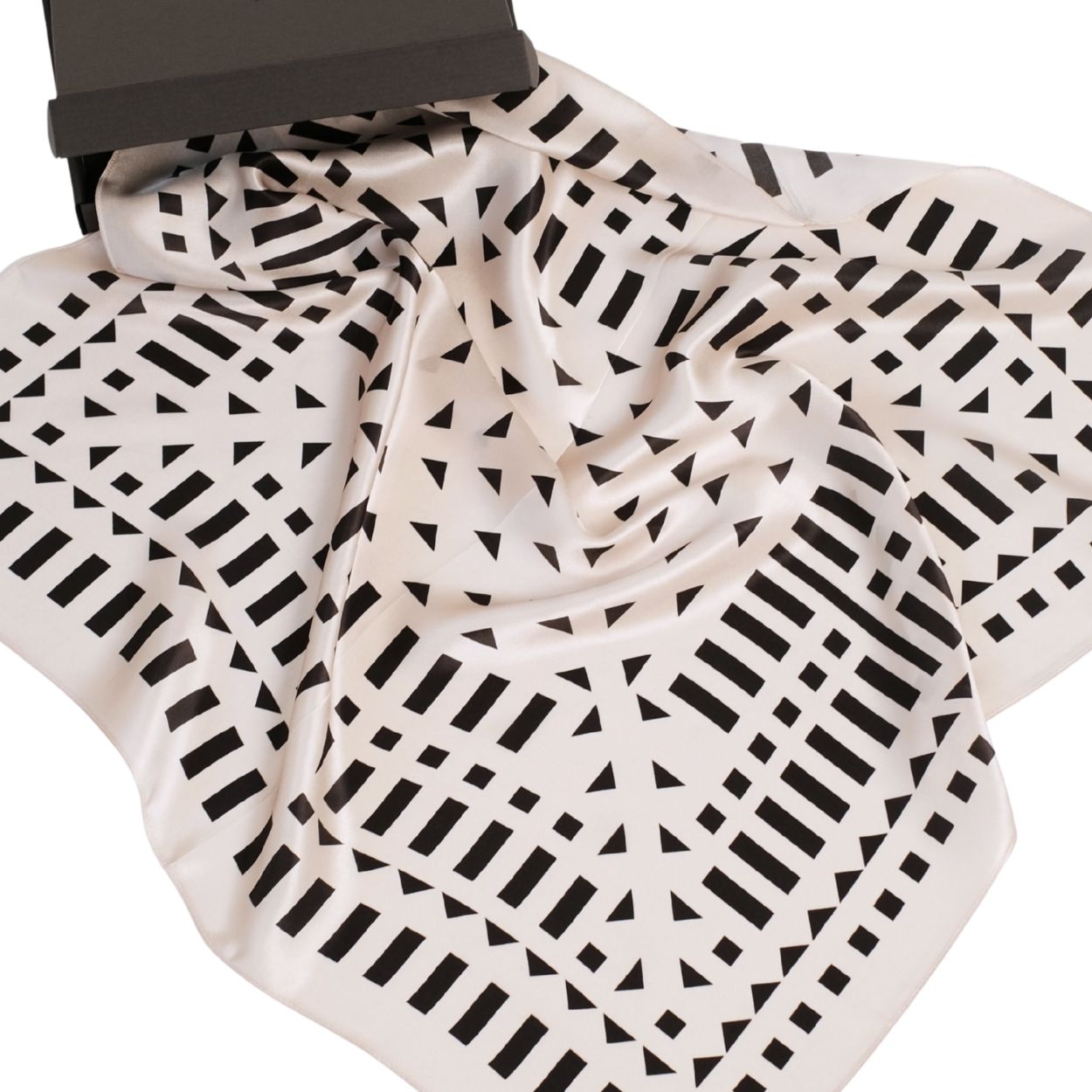 100% silk scarf "Triangle"