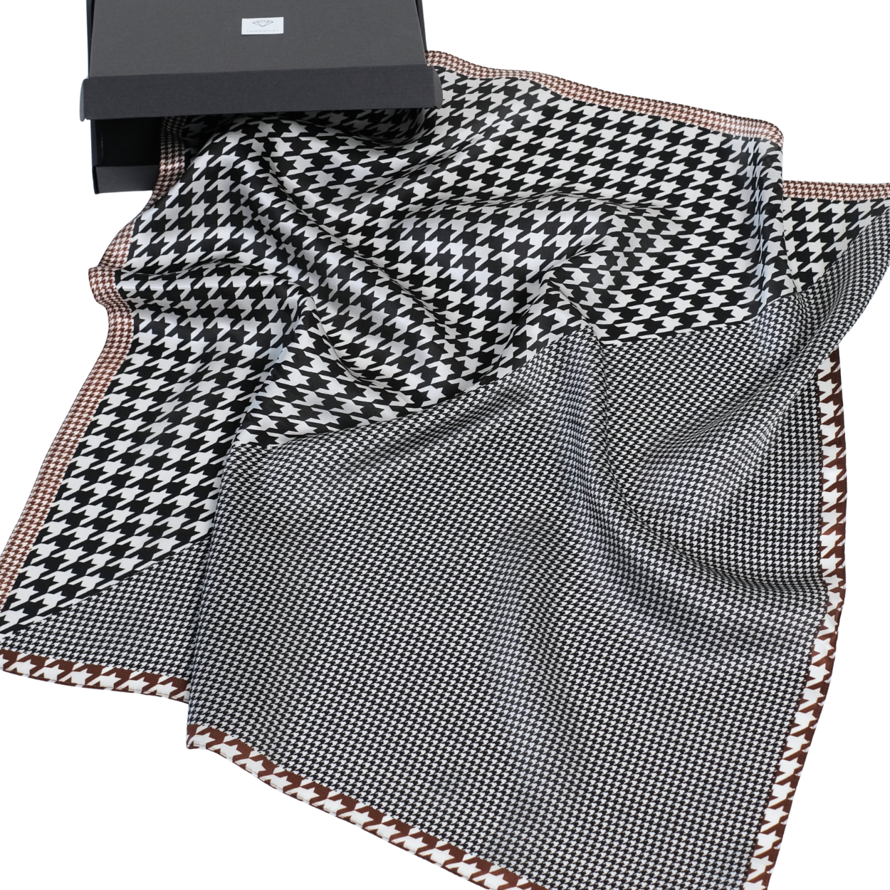 100% šilkinė skarelė "Classic 1"