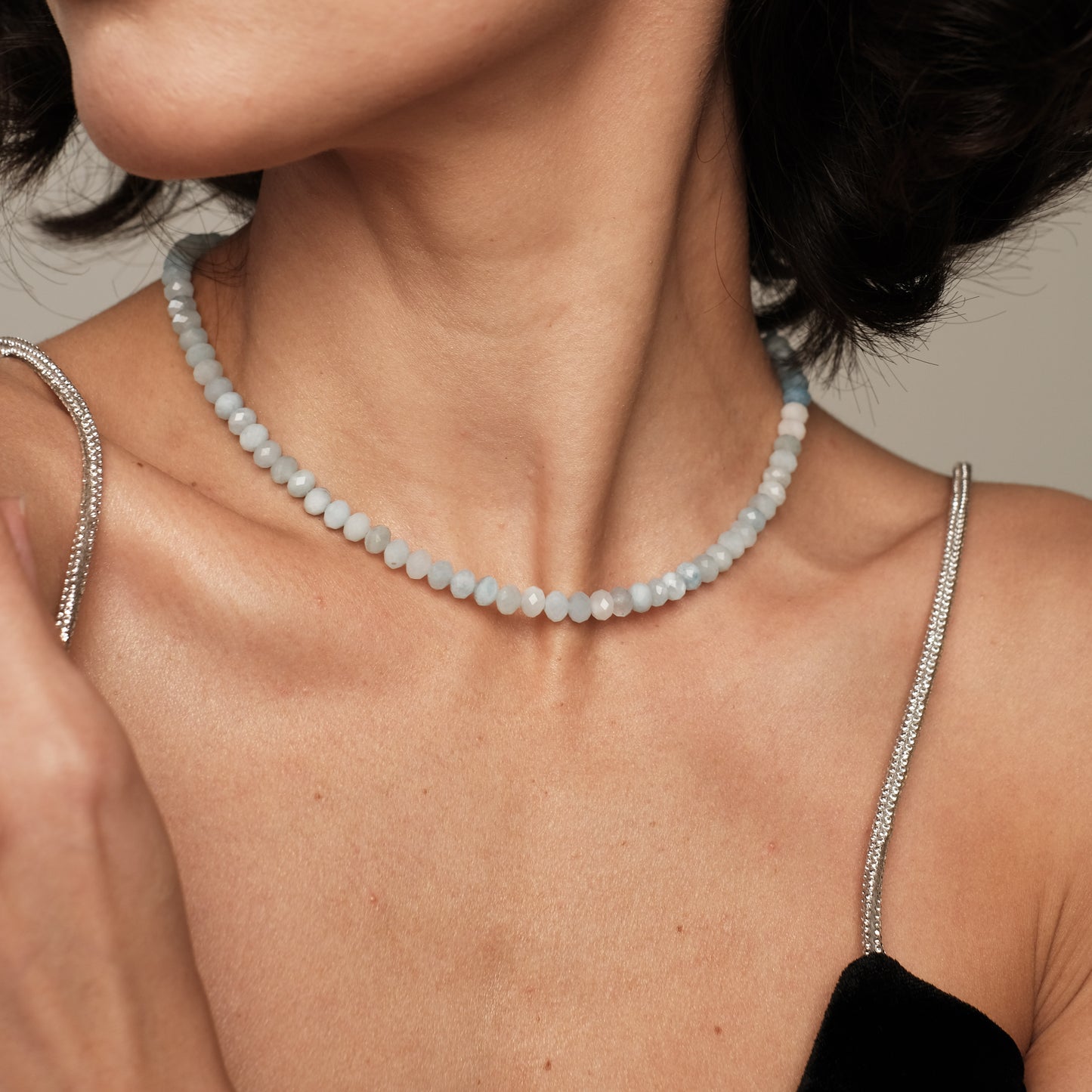 Akvamarīna kaklarota,  5-6mm.