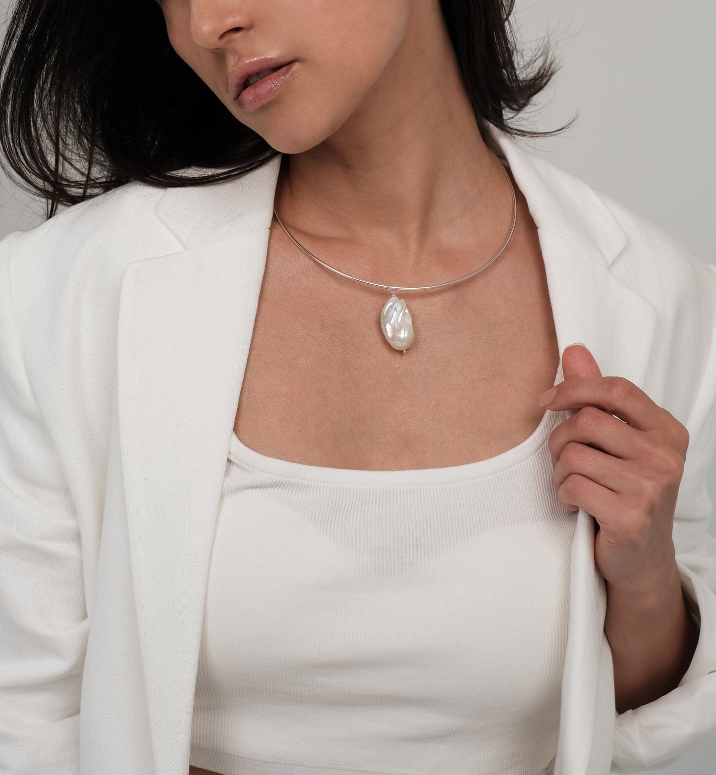 Silver plated necklace with natural Baroque pearl