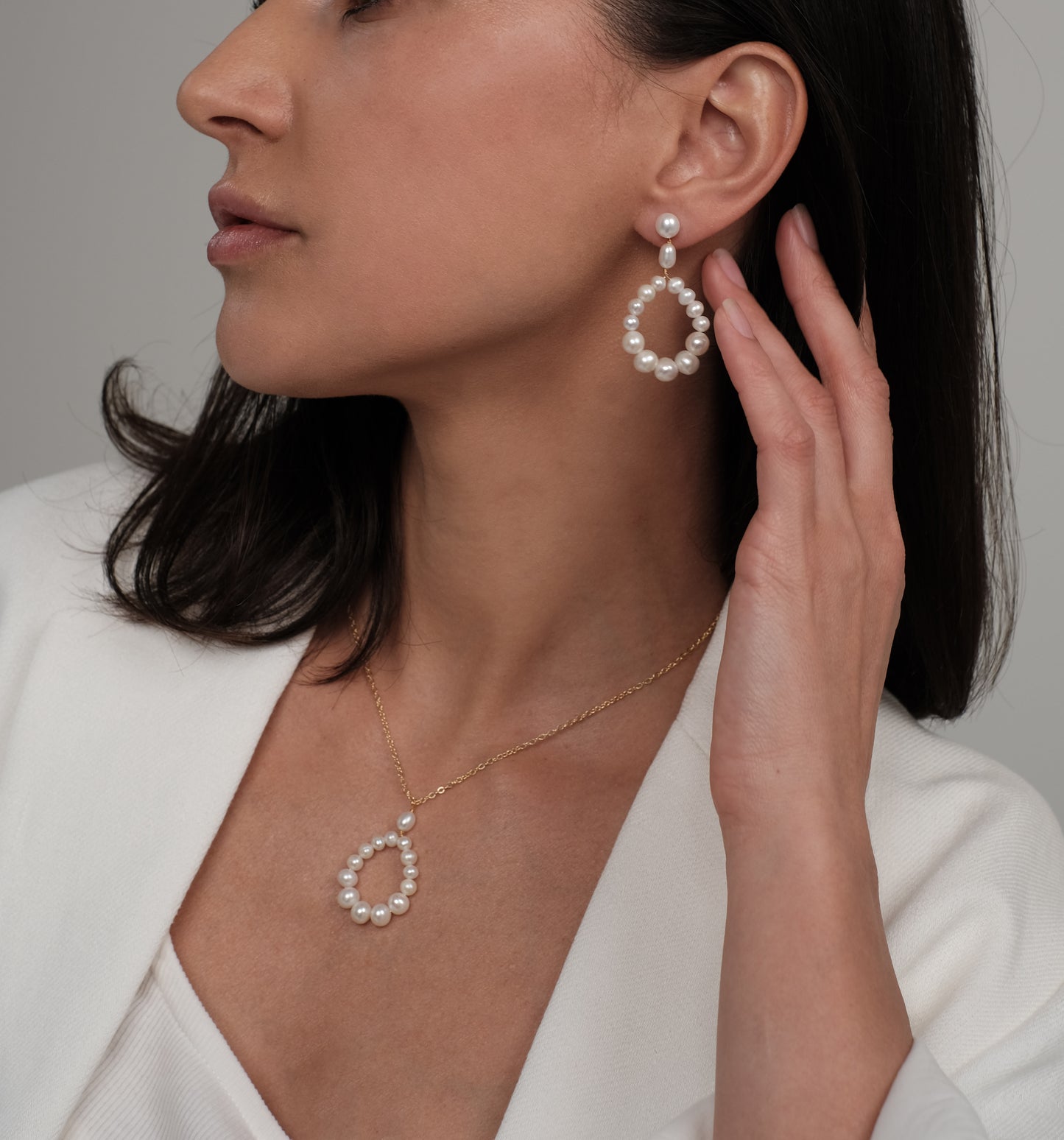 Gold plated necklace with natural pearls "Tulip"