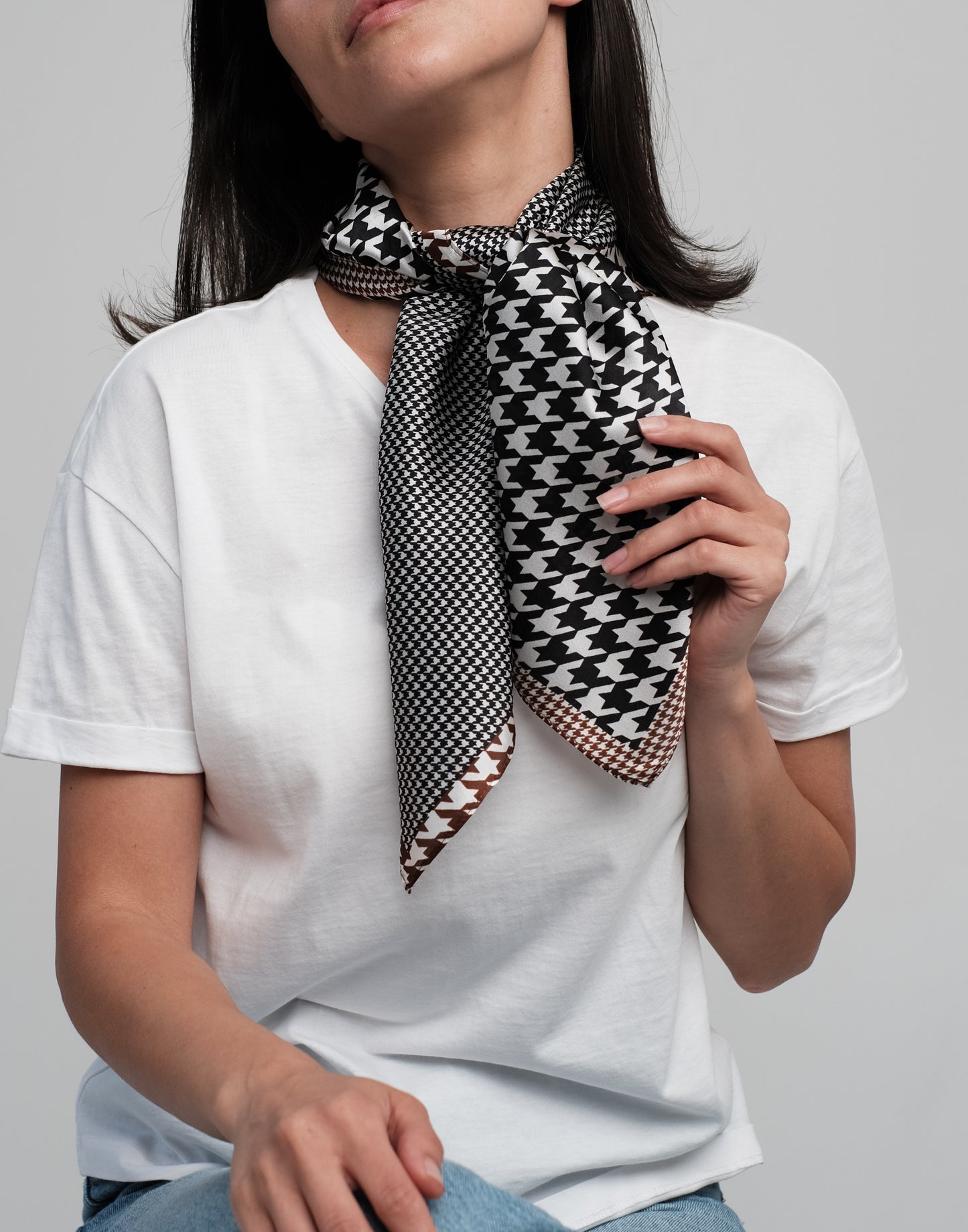 100% šilkinė skarelė "Classic 1"