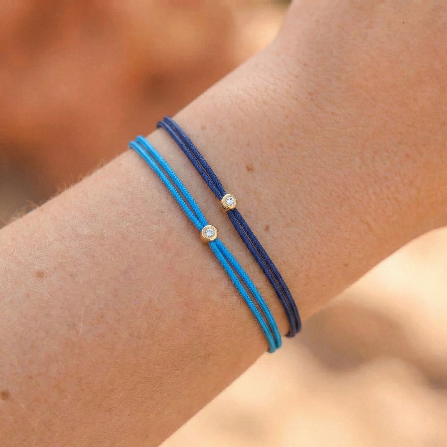 String bracelet with 0.03ct diamond - Blue/gold