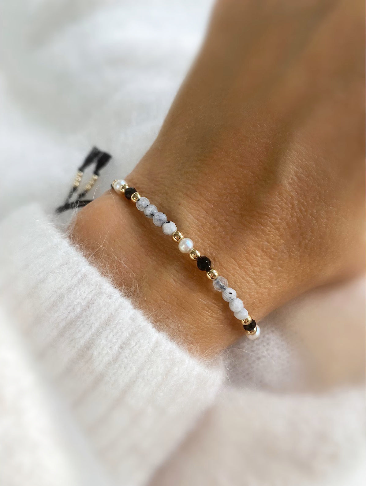 Natural gemstone and pearl bracelet "Dawn"