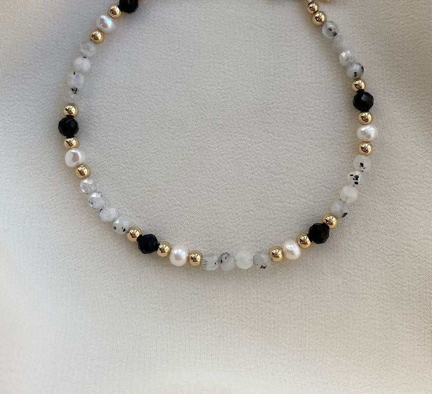 Natural gemstone and pearl bracelet "Dawn"