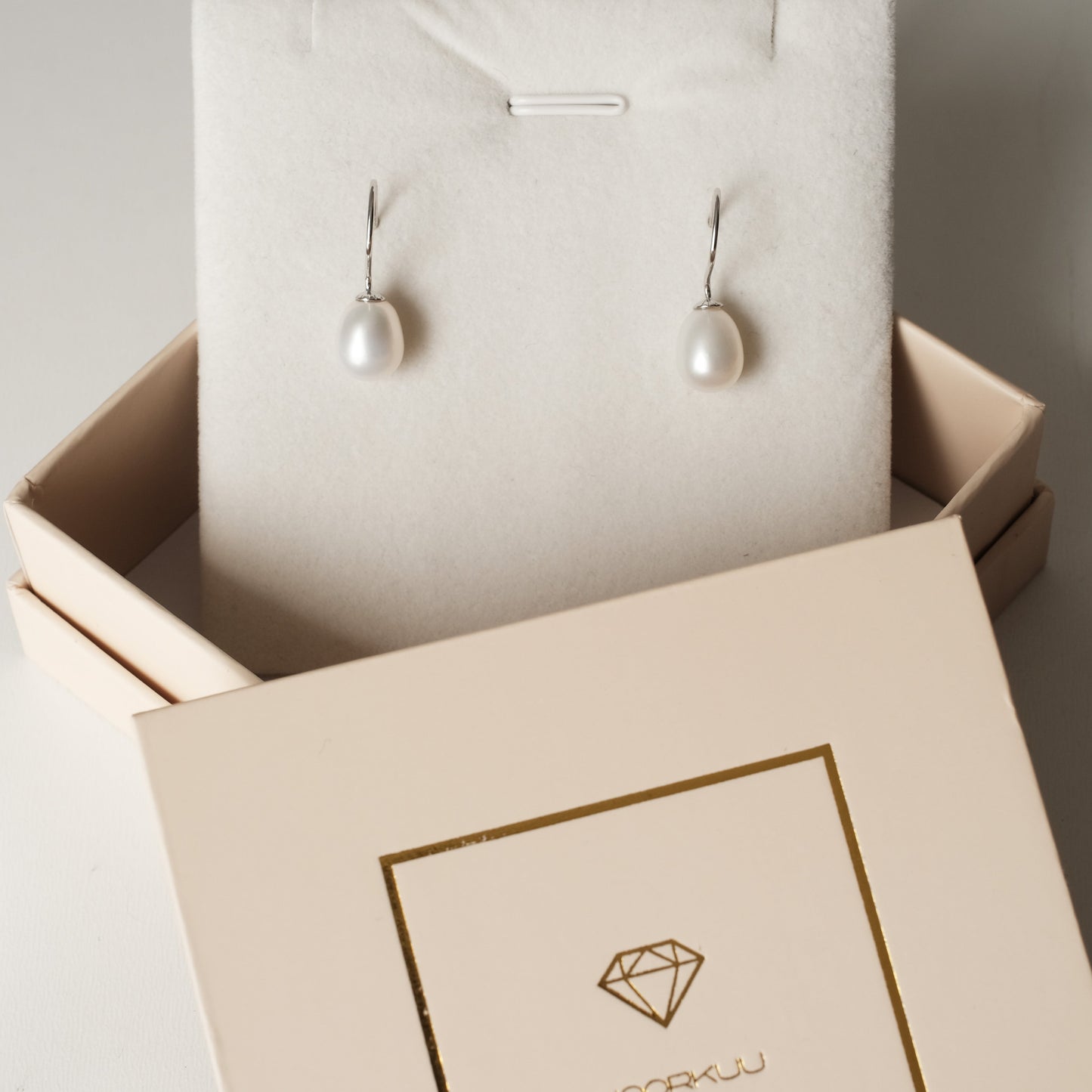 925 sterling silver earrings with natural pearls