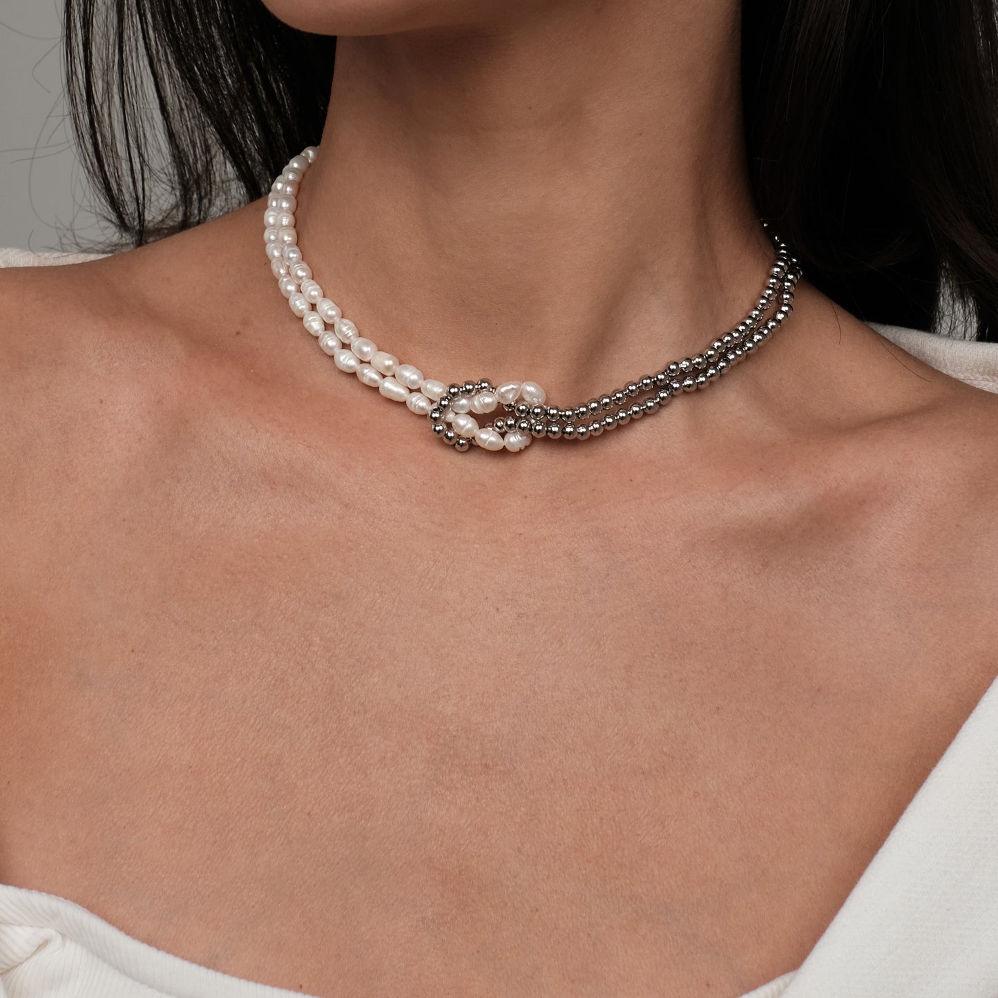 Natural pearl necklace "Knot"