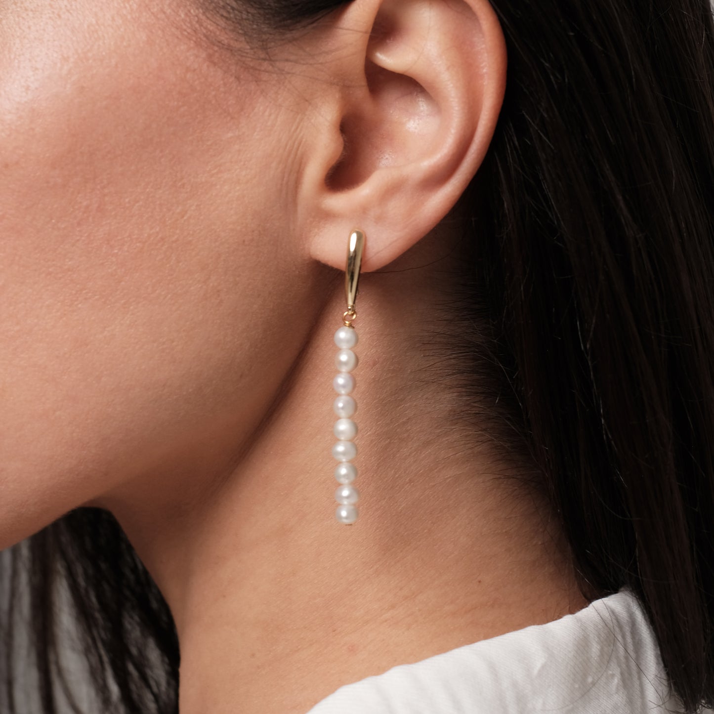 Apzeltīti auskari ar dabīgām pērlēm "Longy"