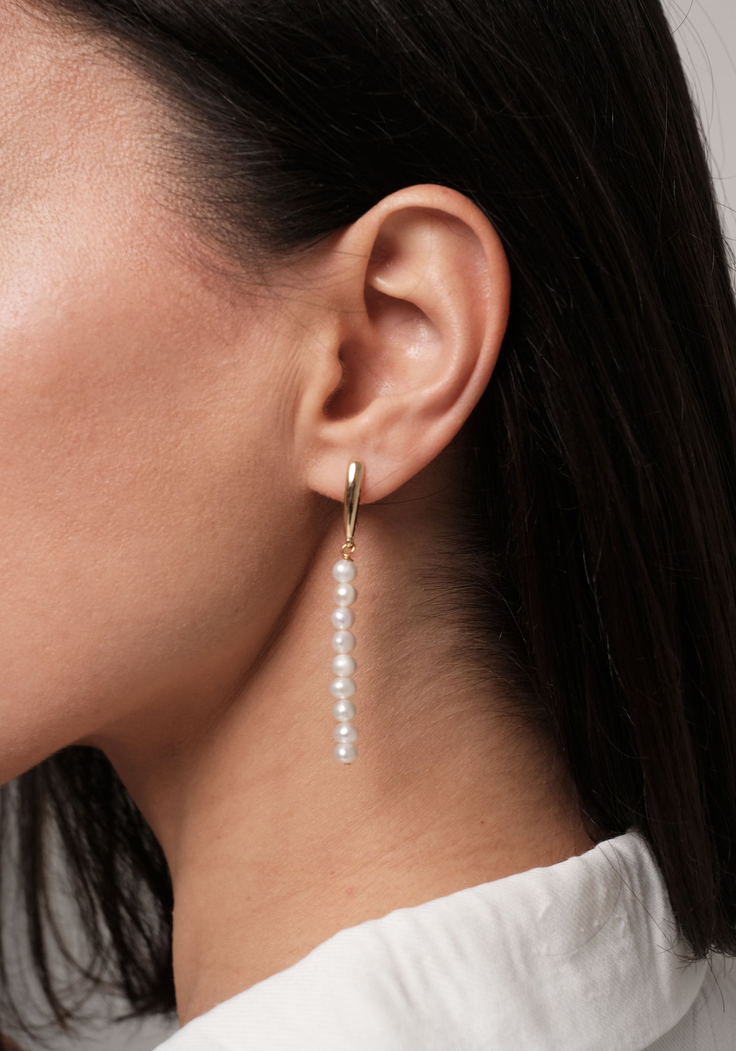 Apzeltīti auskari ar dabīgām pērlēm "Longy"