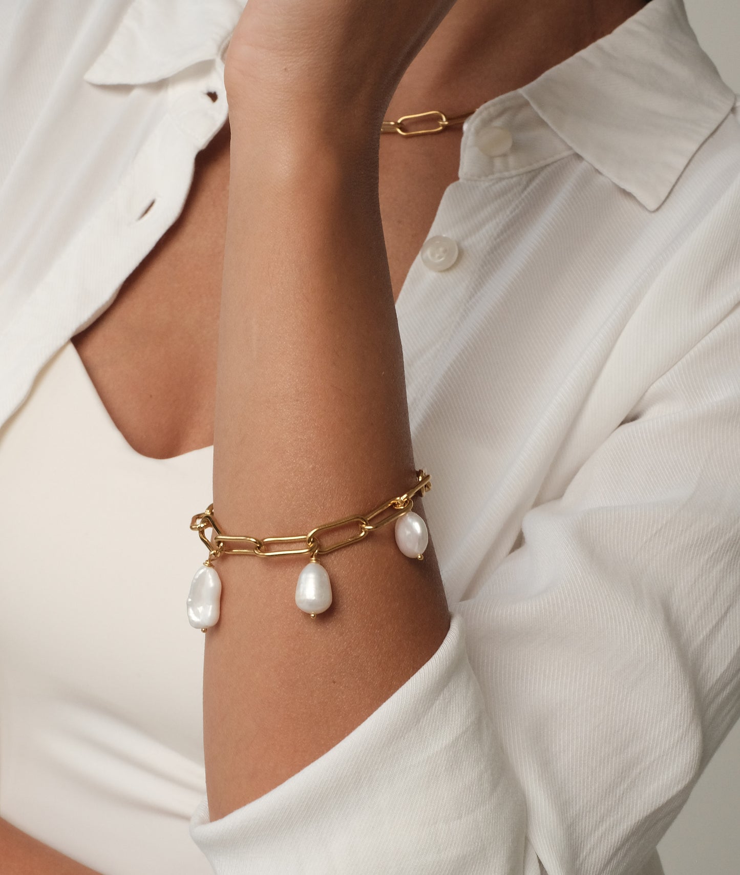 Gold plated bracelet with natural pearls Erika