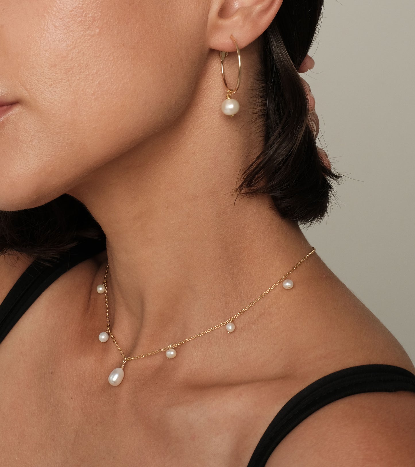 Gold plated necklace with natural pearls "Enni"