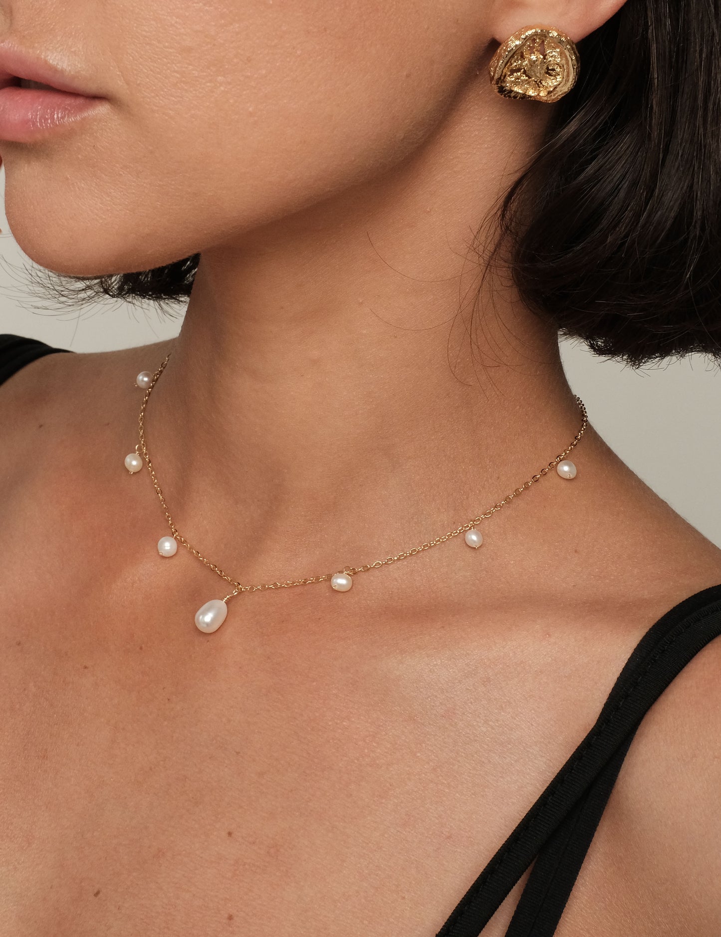 Gold plated necklace with natural pearls "Enni"