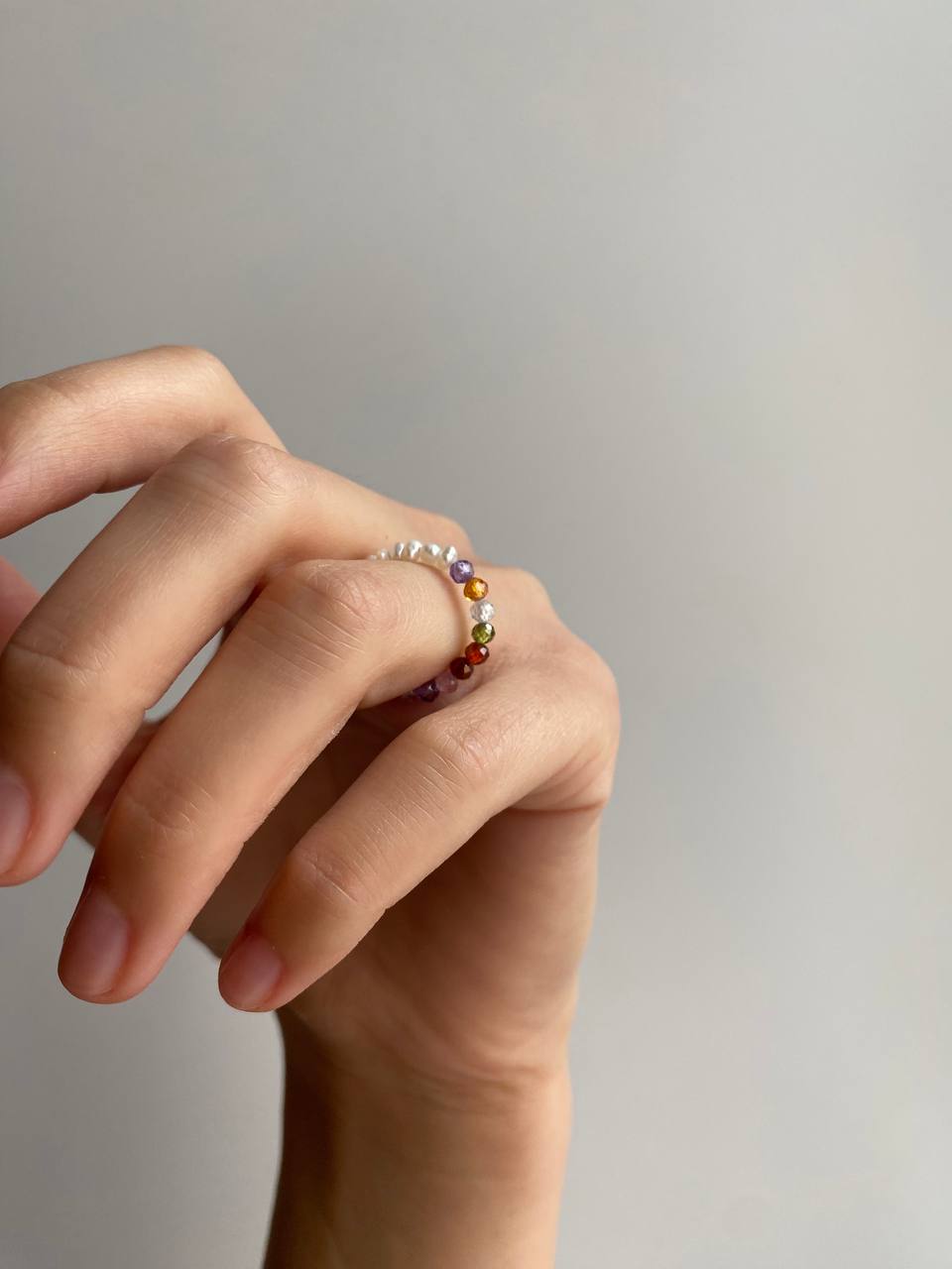 Vääriskividest ehtsa pärlitega sõrmus