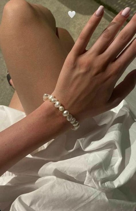 Natural Baroque pearl bracelet on elastic band