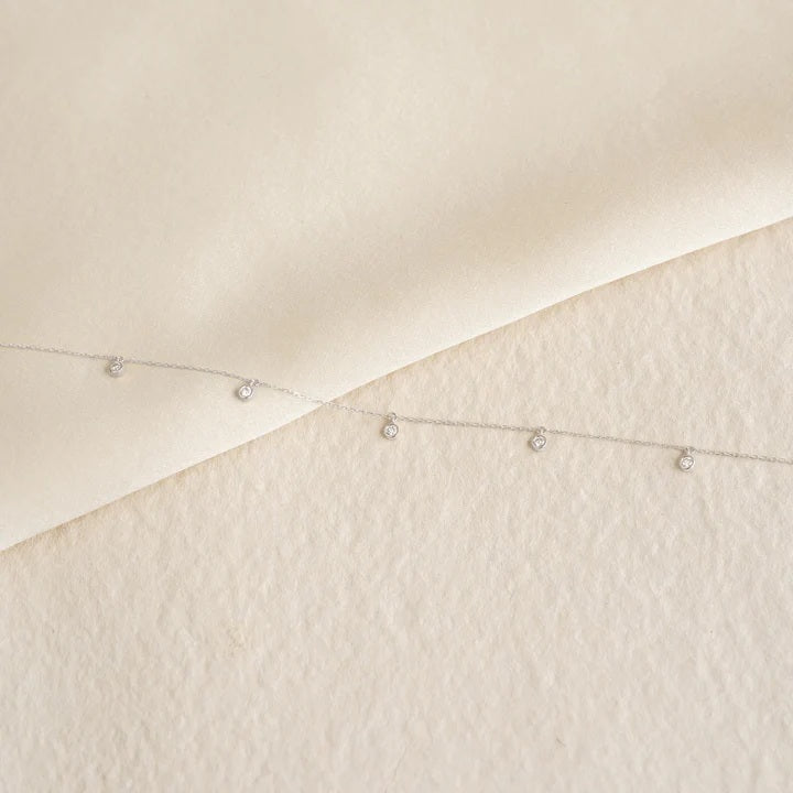 Hõbedast kaelaehe 5 tsirkooniga