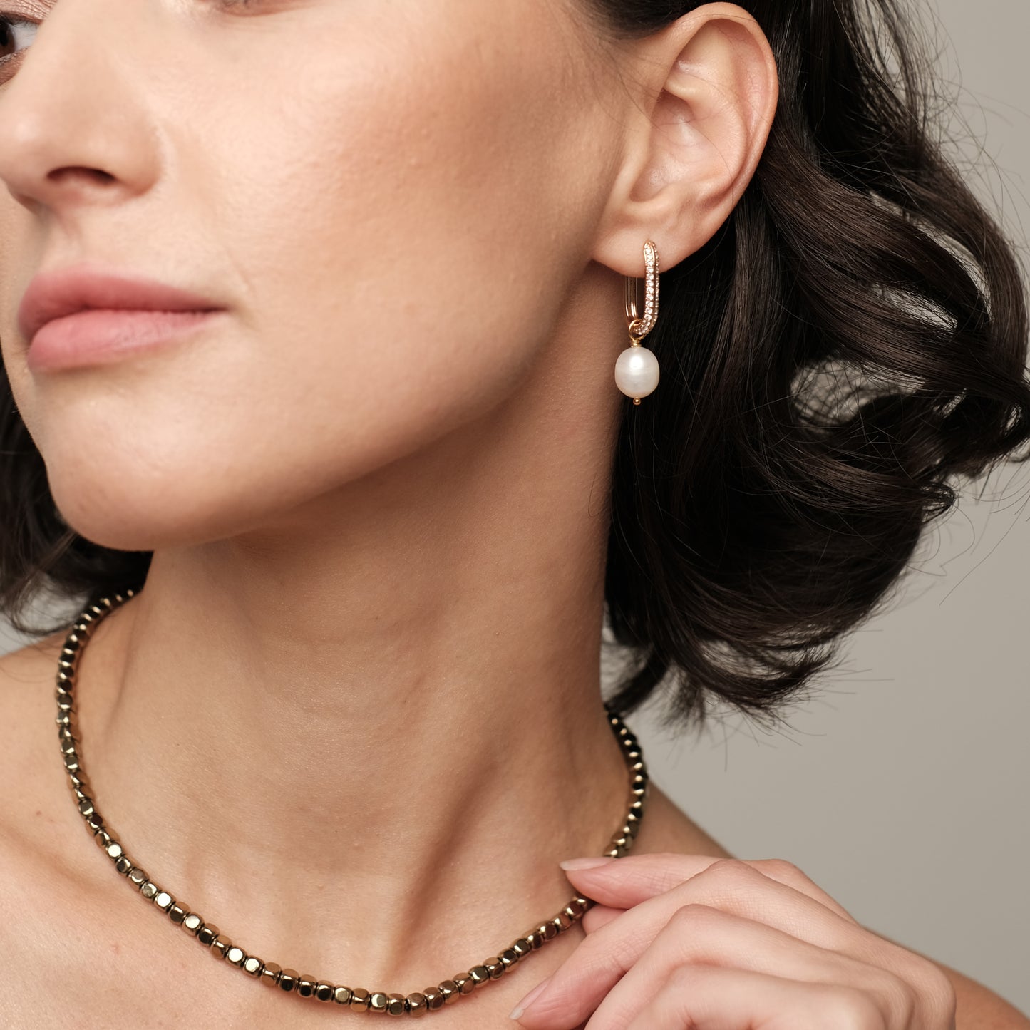 Apzeltīti auskari ar dabīgām pērlēm "Luula"