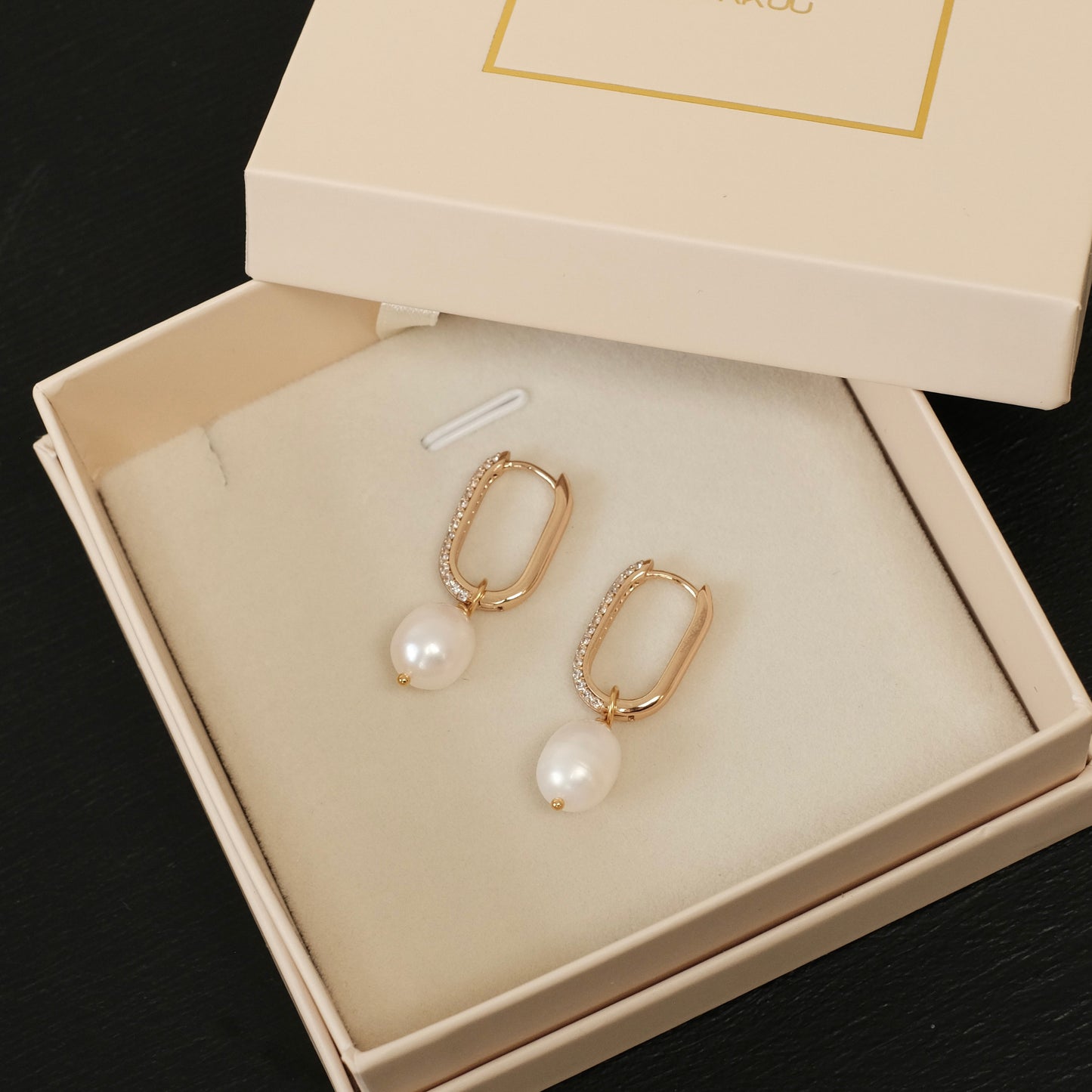 Apzeltīti auskari ar dabīgām pērlēm "Luula"