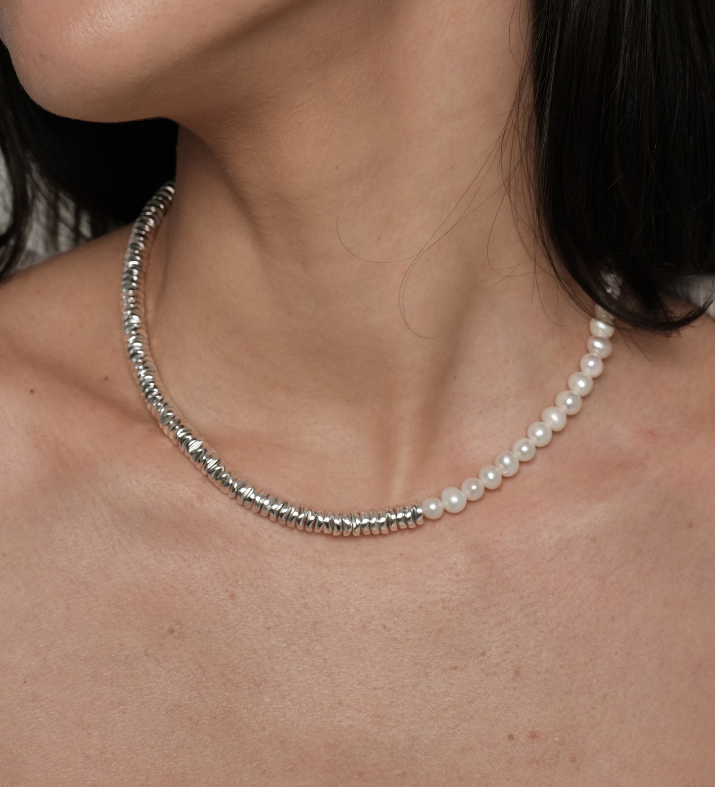 Natural pearl and hematite necklace "Silver"