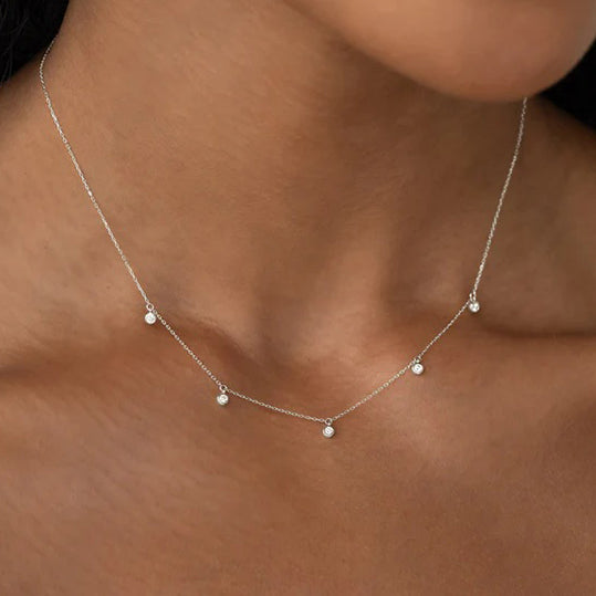 Hõbedast kaelaehe 5 tsirkooniga