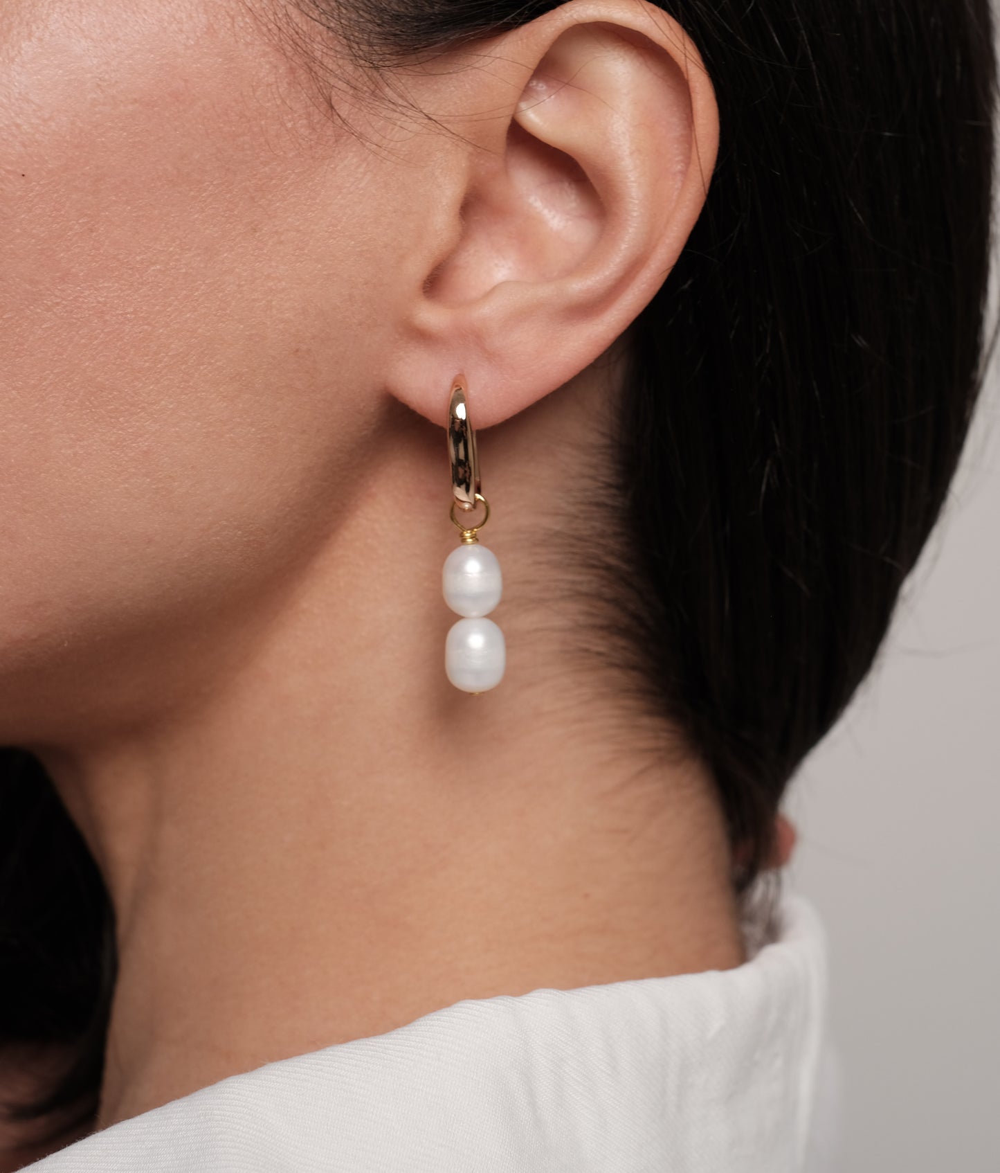 Apzeltīti auskari ar dabīgām pērlēm "Classic Small"