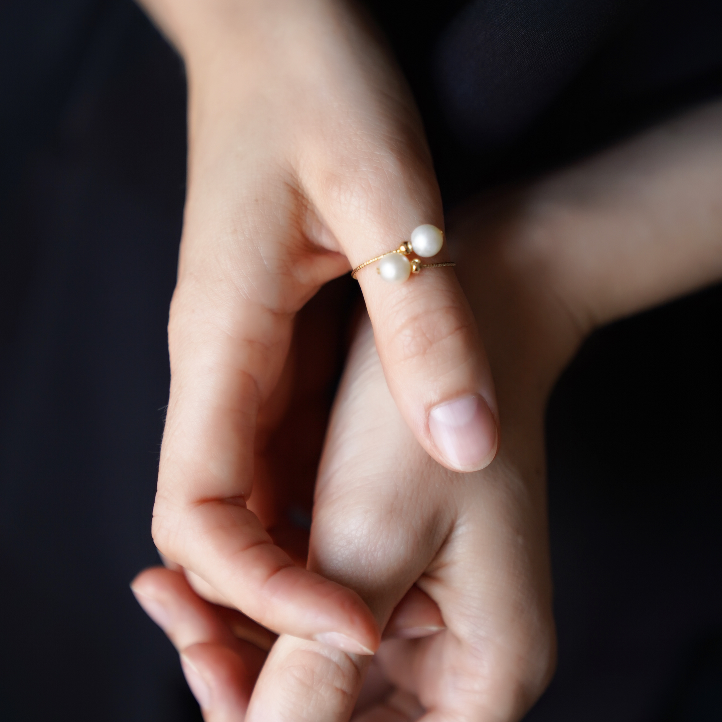 Natural pearl ring + gold plated details