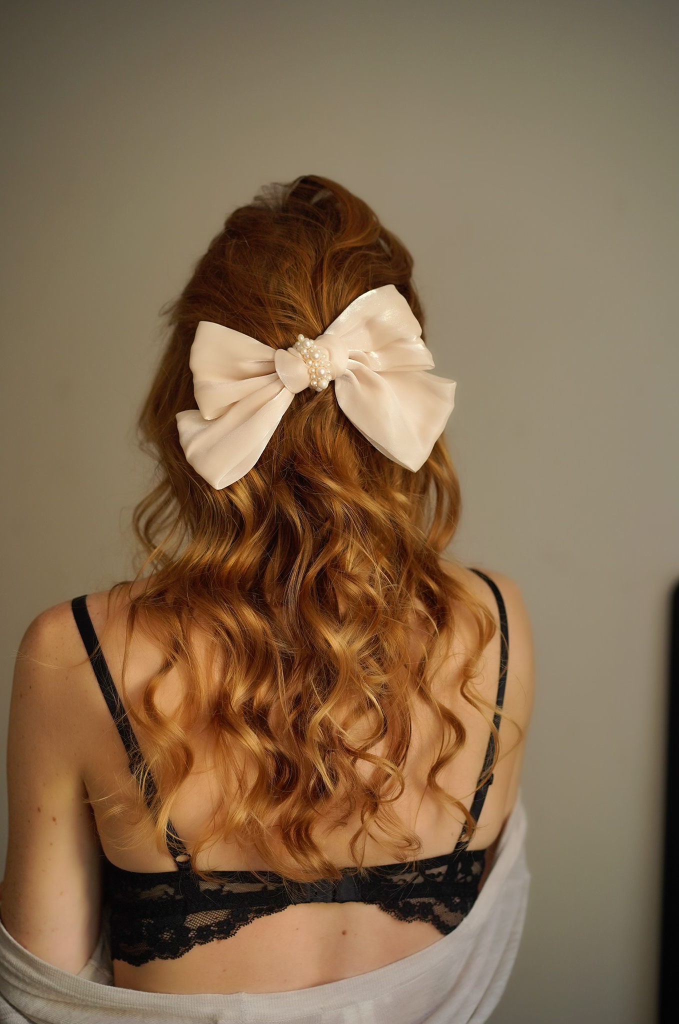 Hair clip - bow with natural pearls