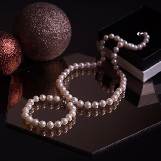 Natural Pearls Set: Bracelet and Necklace