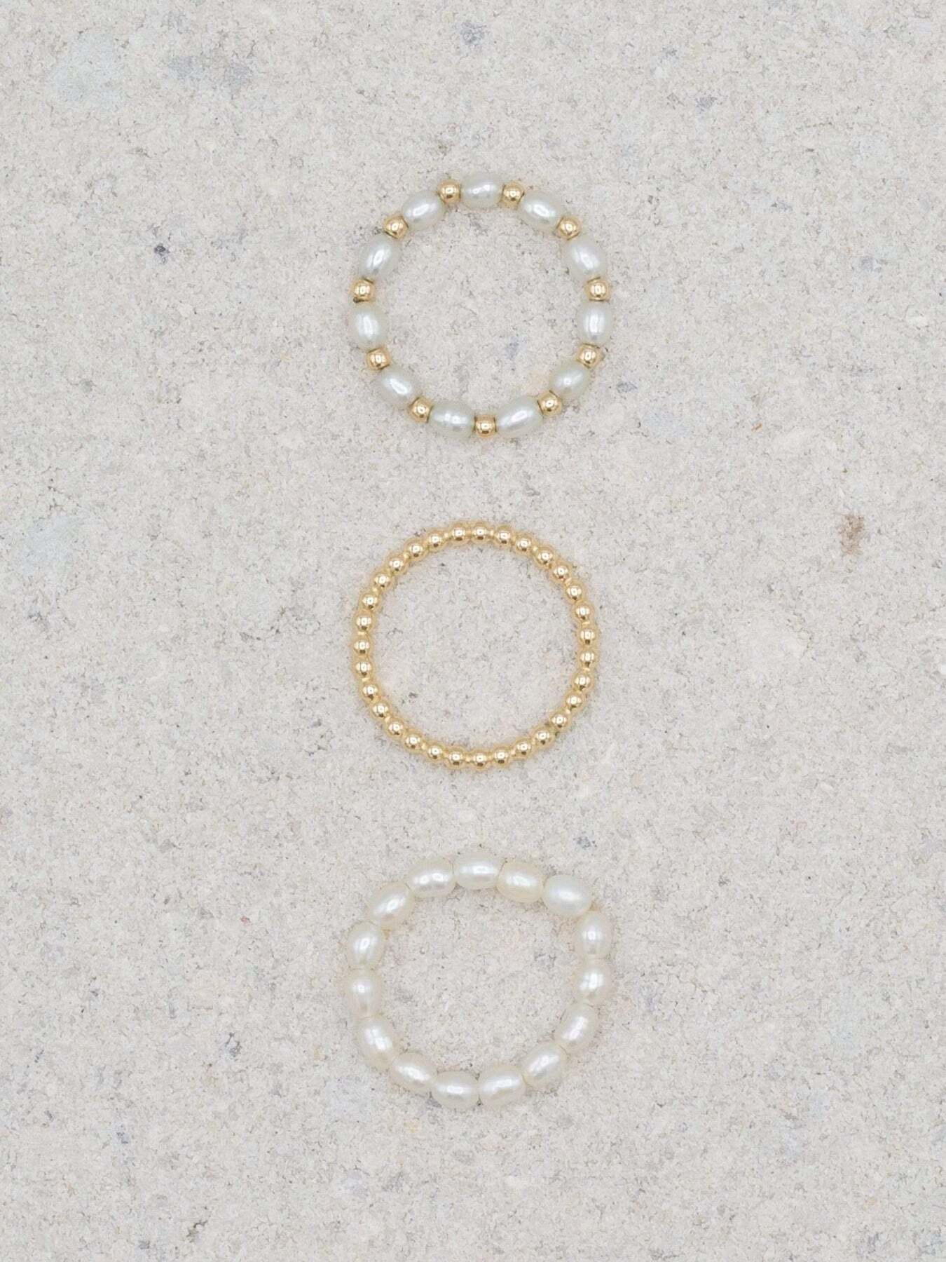 Natural pearl rings set